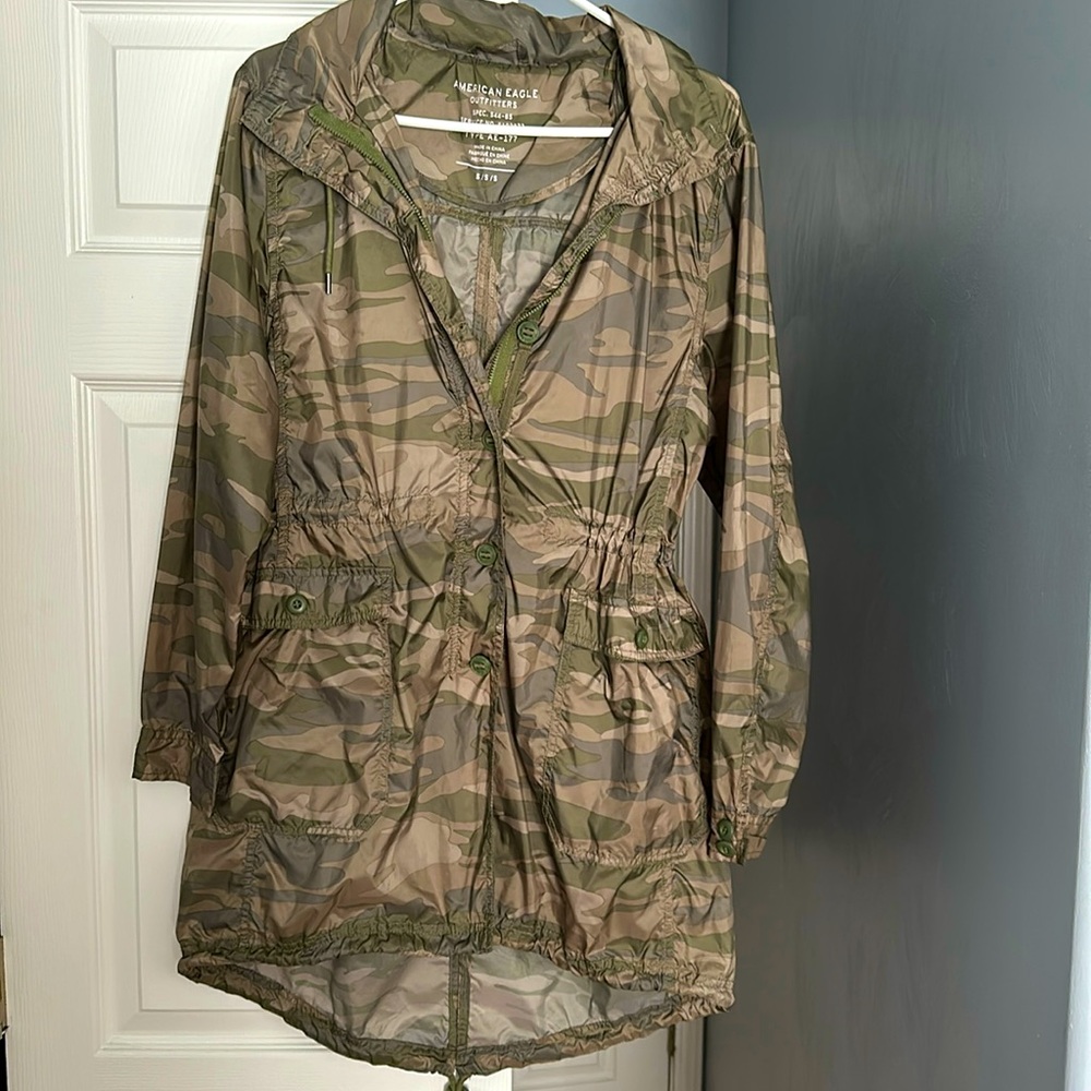 American Eagle camo windbreaker